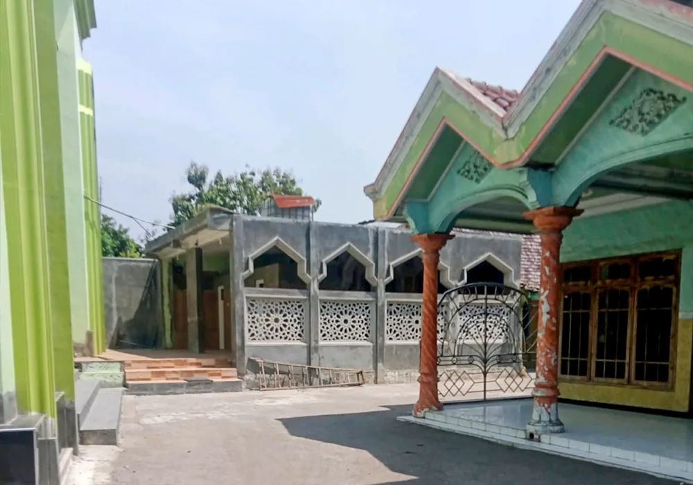 RUMAH DI KAB. JOMBANG - NPL227-1 - foto 3