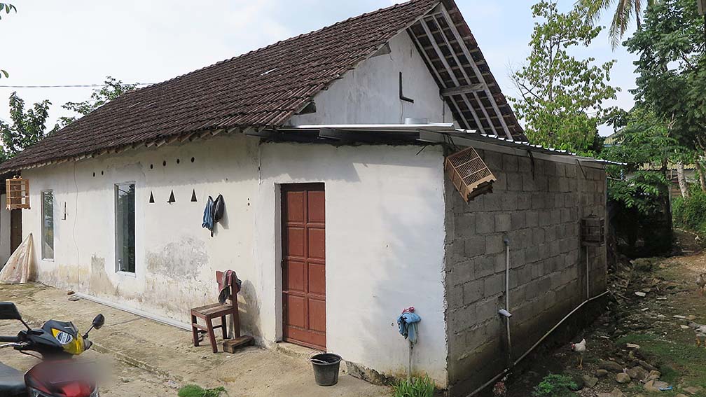 RUMAH DI KAB. KARANG ANYAR - NPL332-1 - foto 2