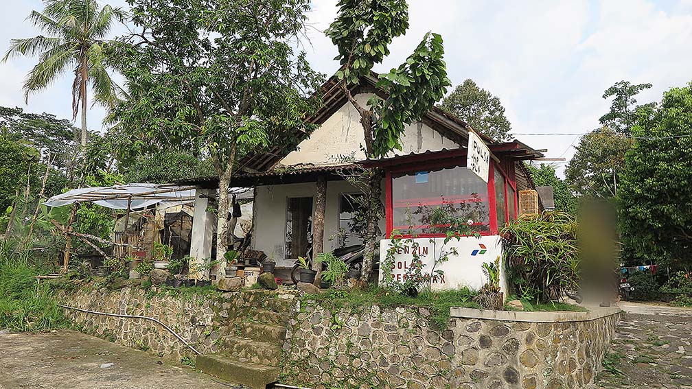 RUMAH DI KAB. KARANG ANYAR - NPL332-1 - foto 3