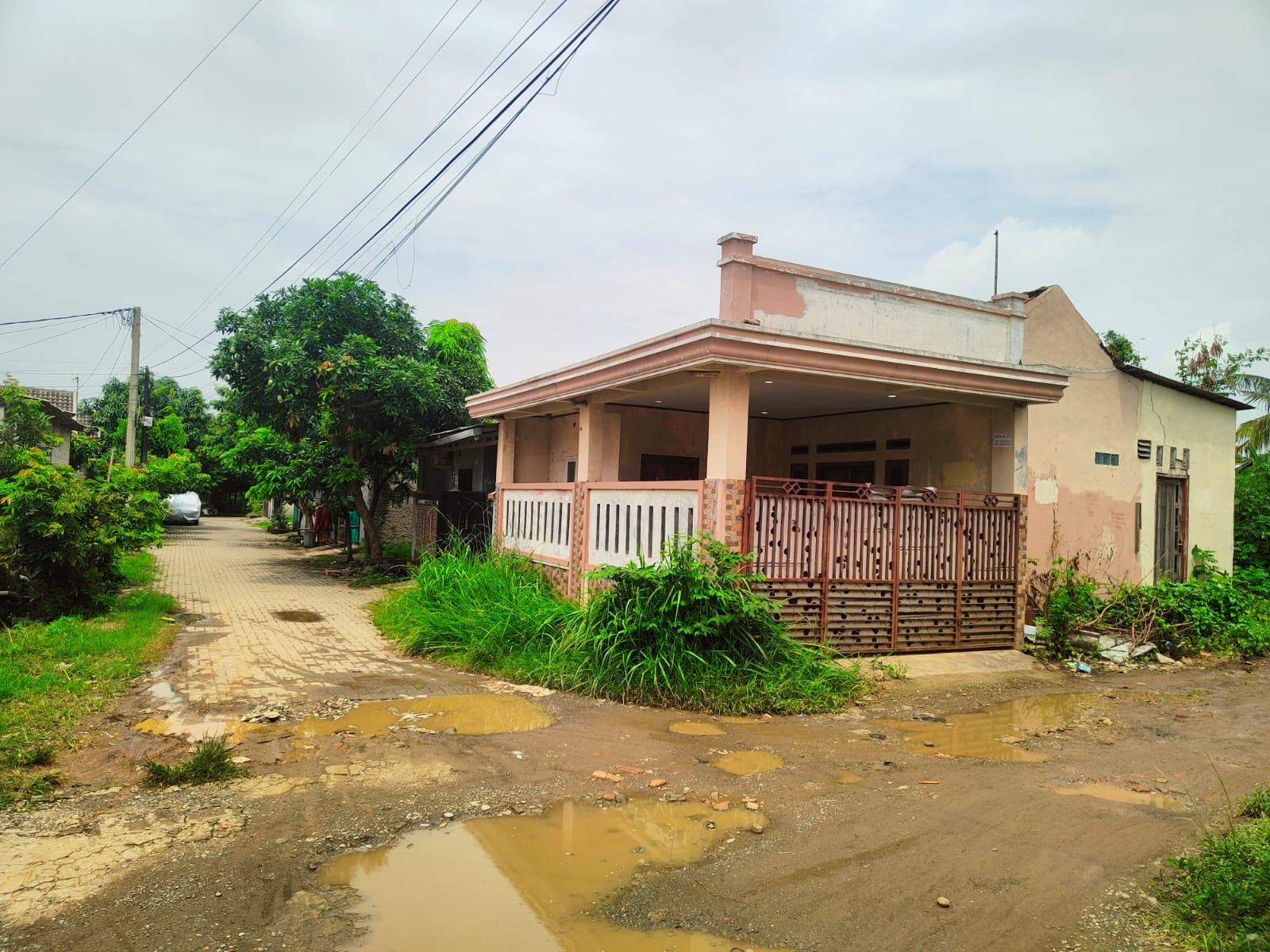 RUMAH DI KAB. KARAWANG - WOFF4261-1 - foto 2