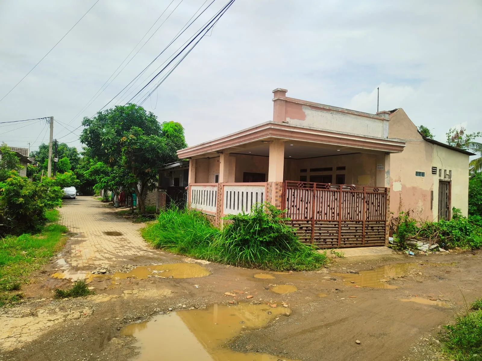 RUMAH DI KAB. KARAWANG - WOFF4261-1 - foto 2