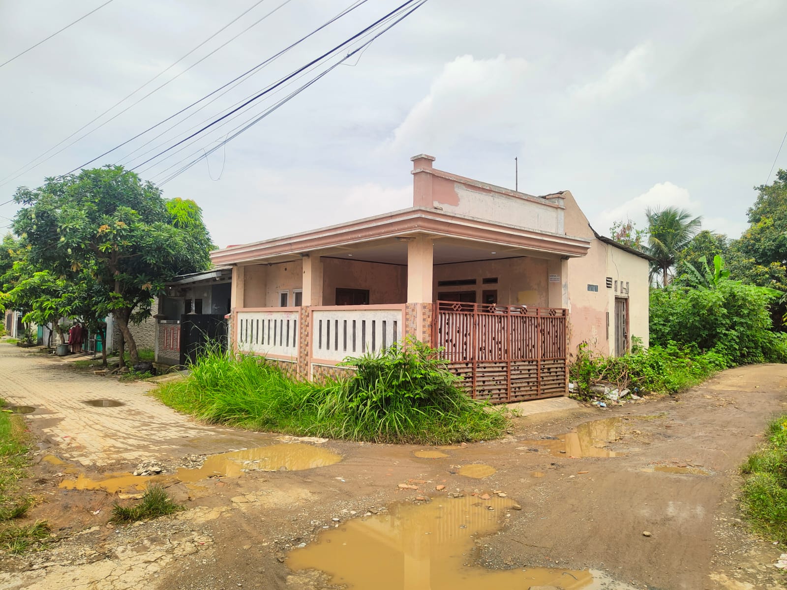 RUMAH DI KAB. KARAWANG - WOFF4261-1 - foto 3