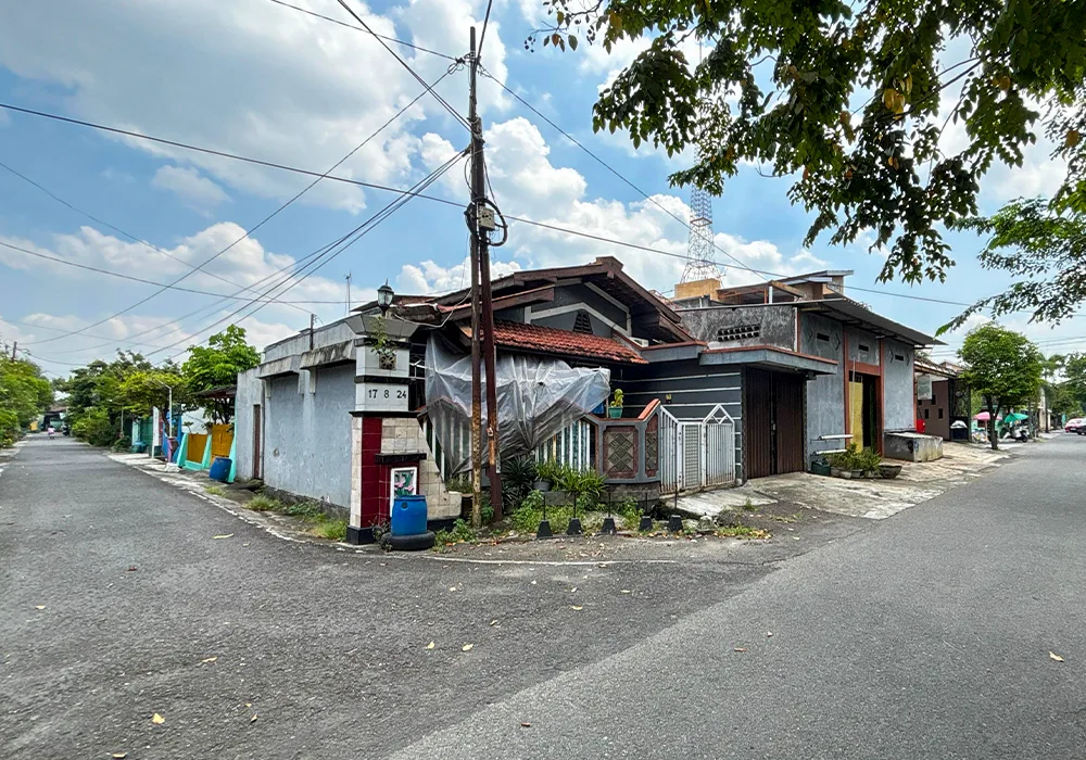 RUMAH DI KOTA SURAKARTA - WOFF982-1 - Jawa Tengah