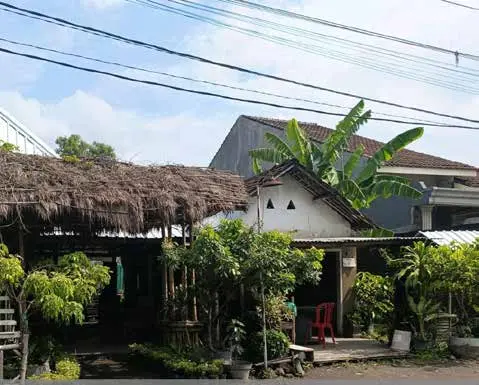 RUMAH DI DUSUN KEDUNGSARI - JOMBANG NPL227-5