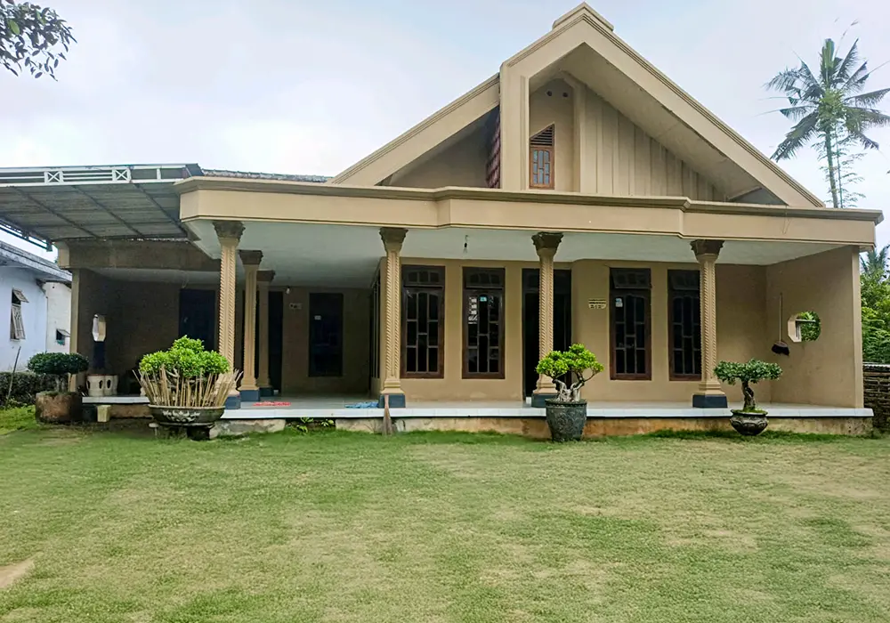 RUMAH DI KAB. MALANG - NPL471-1