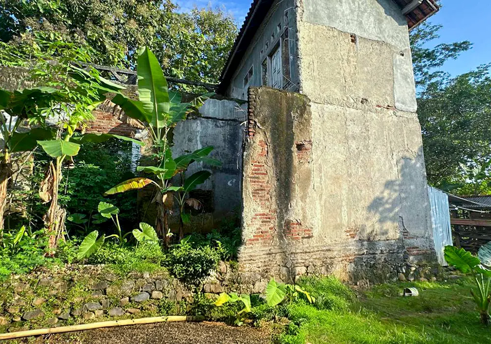 RUMAH DI KAB. CILACAP - WOFF788-1 - foto 2